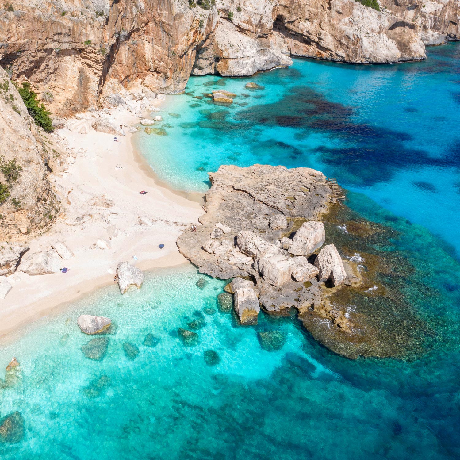 Cala-Mariolu_Costa-di-Baunei