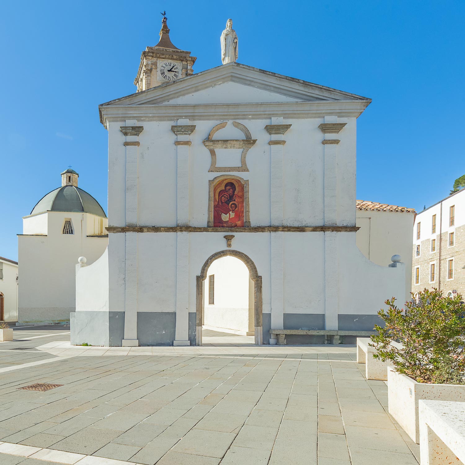 Piazza_Baunei_Chiesa